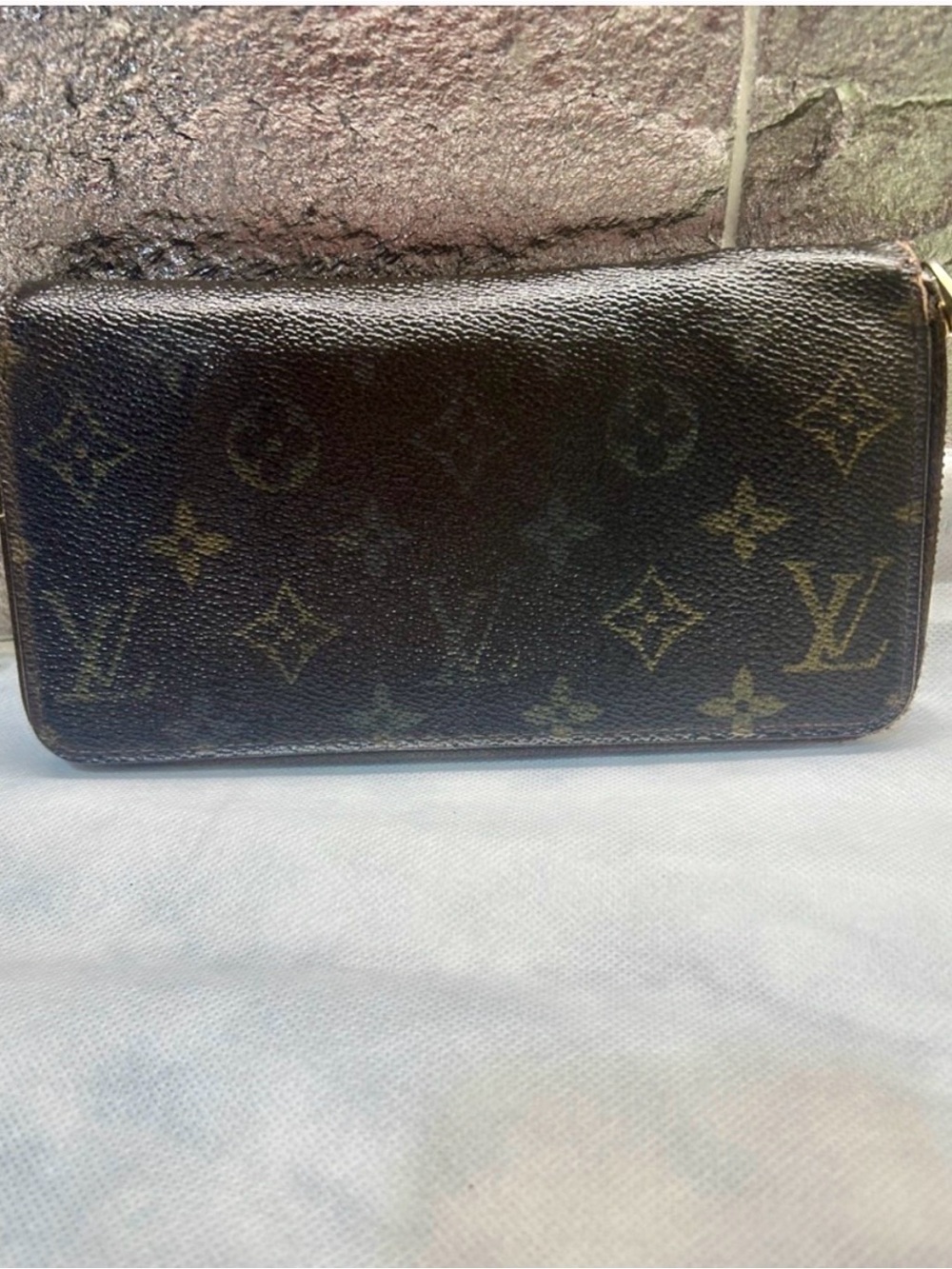 Louis Vuitton Monogram Zippy Wallet - Classic Brown Canvas - GUC